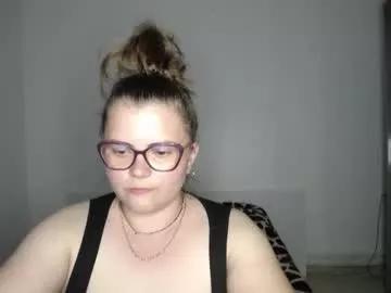 Girls: discover live performances with matured cam models, from teasing to fixations, in a variety of stunning live sex cams.
