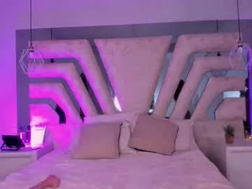 Girls: discover live performances with matured cam models, from teasing to fixations, in a variety of stunning live sex cams.