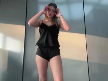 Girls: discover live performances with matured cam models, from teasing to fixations, in a variety of stunning live sex cams.