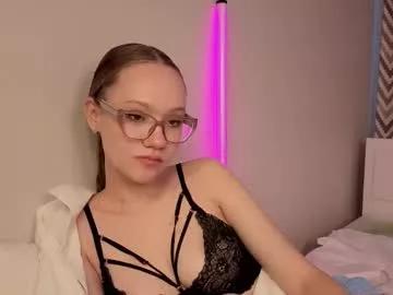 Girls: discover live performances with matured cam models, from teasing to fixations, in a variety of stunning live sex cams.