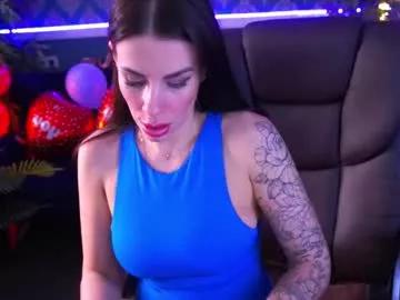 Girls: discover live performances with matured cam models, from teasing to fixations, in a variety of stunning live sex cams.