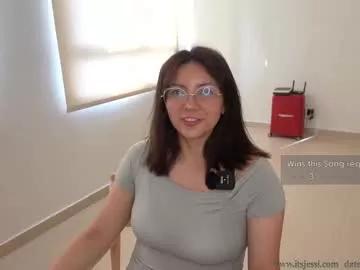 Girls: discover live performances with matured cam models, from teasing to fixations, in a variety of stunning live sex cams.