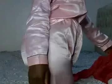 Girls: discover live performances with matured cam models, from teasing to fixations, in a variety of stunning live sex cams.