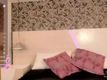 Girls: discover live performances with matured cam models, from teasing to fixations, in a variety of stunning live sex cams.