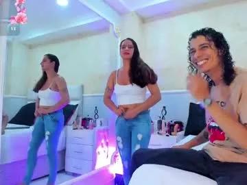 Girls: discover live performances with matured cam models, from teasing to fixations, in a variety of stunning live sex cams.