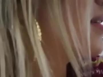 Girls: discover live performances with matured cam models, from teasing to fixations, in a variety of stunning live sex cams.