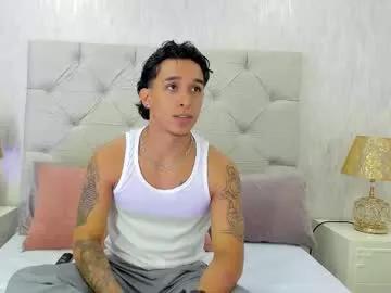 Girls: discover live performances with matured cam models, from teasing to fixations, in a variety of stunning live sex cams.