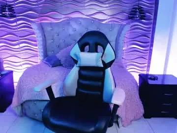 Girls: discover live performances with matured cam models, from teasing to fixations, in a variety of stunning live sex cams.
