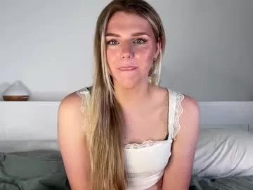 Girls: discover live performances with matured cam models, from teasing to fixations, in a variety of stunning live sex cams.