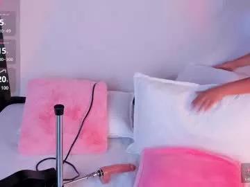 Girls: discover live performances with matured cam models, from teasing to fixations, in a variety of stunning live sex cams.