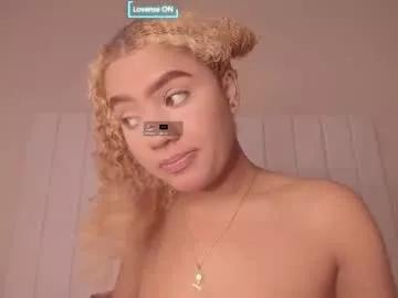 Girls: discover live performances with matured cam models, from teasing to fixations, in a variety of stunning live sex cams.