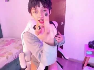 Girls: discover live performances with matured cam models, from teasing to fixations, in a variety of stunning live sex cams.
