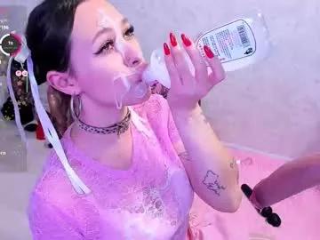 Girls: discover live performances with matured cam models, from teasing to fixations, in a variety of stunning live sex cams.