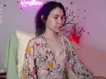 Girls: discover live performances with matured cam models, from teasing to fixations, in a variety of stunning live sex cams.