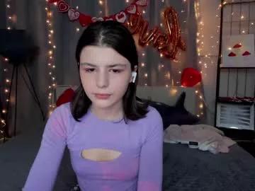 Girls: discover live performances with matured cam models, from teasing to fixations, in a variety of stunning live sex cams.