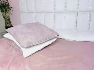Girls: discover live performances with matured cam models, from teasing to fixations, in a variety of stunning live sex cams.