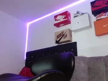 Girls: discover live performances with matured cam models, from teasing to fixations, in a variety of stunning live sex cams.