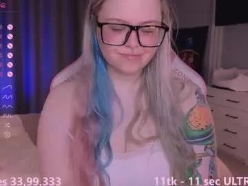 Girls: discover live performances with matured cam models, from teasing to fixations, in a variety of stunning live sex cams.