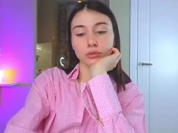 Girls: discover live performances with matured cam models, from teasing to fixations, in a variety of stunning live sex cams.