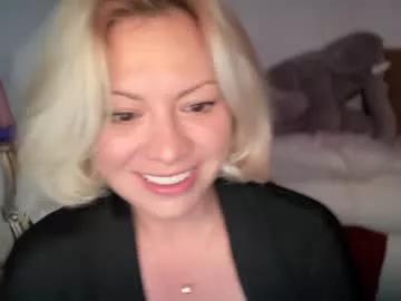 Girls: discover live performances with matured cam models, from teasing to fixations, in a variety of stunning live sex cams.