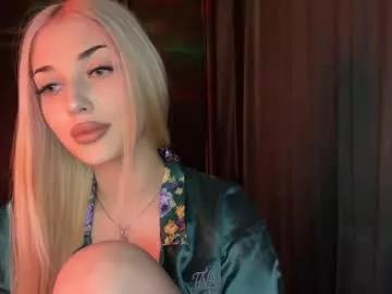 Girls: discover live performances with matured cam models, from teasing to fixations, in a variety of stunning live sex cams.