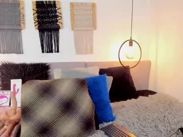 Girls: discover live performances with matured cam models, from teasing to fixations, in a variety of stunning live sex cams.