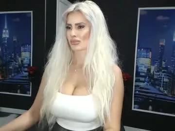 laras_moans from Chaturbate