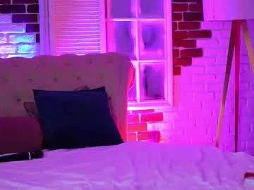 Girls: discover live performances with matured cam models, from teasing to fixations, in a variety of stunning live sex cams.