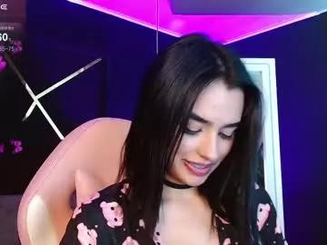 Girls: discover live performances with matured cam models, from teasing to fixations, in a variety of stunning live sex cams.