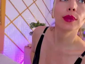 Girls: discover live performances with matured cam models, from teasing to fixations, in a variety of stunning live sex cams.