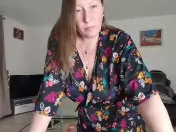 lelena1319 from Chaturbate