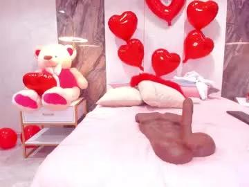 Girls: discover live performances with matured cam models, from teasing to fixations, in a variety of stunning live sex cams.
