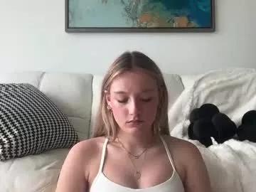 Girls: discover live performances with matured cam models, from teasing to fixations, in a variety of stunning live sex cams.