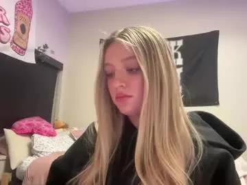 Girls: discover live performances with matured cam models, from teasing to fixations, in a variety of stunning live sex cams.