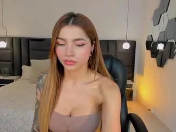 Girls: discover live performances with matured cam models, from teasing to fixations, in a variety of stunning live sex cams.