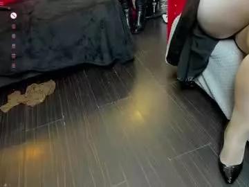 Girls: discover live performances with matured cam models, from teasing to fixations, in a variety of stunning live sex cams.