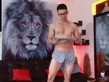 Girls: discover live performances with matured cam models, from teasing to fixations, in a variety of stunning live sex cams.