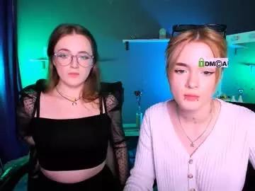 Girls: discover live performances with matured cam models, from teasing to fixations, in a variety of stunning live sex cams.