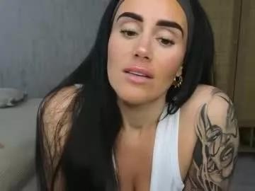 Girls: discover live performances with matured cam models, from teasing to fixations, in a variety of stunning live sex cams.