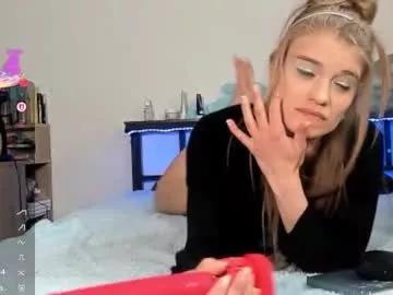 Girls: discover live performances with matured cam models, from teasing to fixations, in a variety of stunning live sex cams.