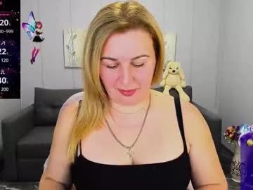 Girls: discover live performances with matured cam models, from teasing to fixations, in a variety of stunning live sex cams.