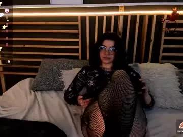 Girls: discover live performances with matured cam models, from teasing to fixations, in a variety of stunning live sex cams.