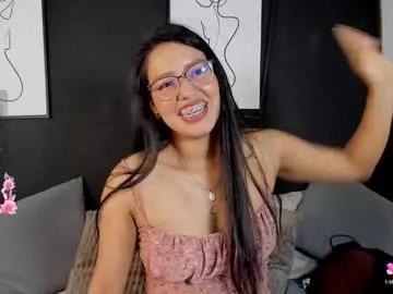 Girls: discover live performances with matured cam models, from teasing to fixations, in a variety of stunning live sex cams.