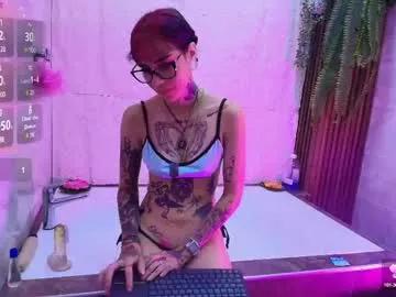 Girls: discover live performances with matured cam models, from teasing to fixations, in a variety of stunning live sex cams.