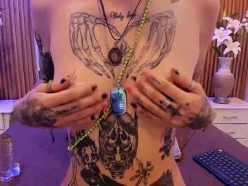 Girls: discover live performances with matured cam models, from teasing to fixations, in a variety of stunning live sex cams.