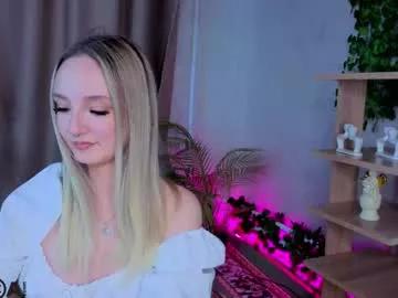 Girls: discover live performances with matured cam models, from teasing to fixations, in a variety of stunning live sex cams.