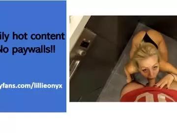 lillieonyx from Chaturbate