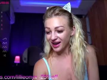 lillieonyx from Chaturbate