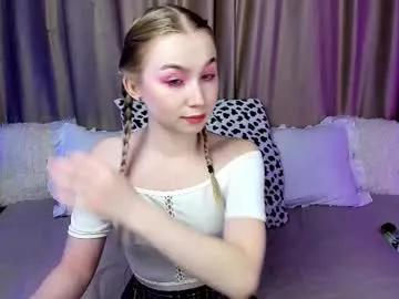 Girls: discover live performances with matured cam models, from teasing to fixations, in a variety of stunning live sex cams.