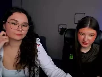 Girls: discover live performances with matured cam models, from teasing to fixations, in a variety of stunning live sex cams.